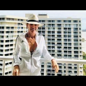 Meet your Posher, Rhonda